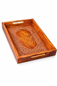 Plateau de service rectangulaire décoratif en bois de Sheesham sculpté à la main avec motif floral et incrustation de laiton, idéal pour baptême, cuisine, restaurant - Product Image 5
