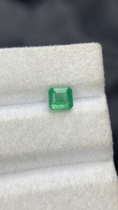 Émeraude naturelle certifiée du Zambie, taille carrée, avec un bel éclat, pierre précieuse non montée pour la création de bijoux, 0,95 carat - Product Image 3