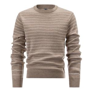 เสื้อสเวตเตอร์ไหมพรมคอสูงสีเบจสำหรับผู้ชาย แขนยาว สีพื้น ผ้าฝ้าย 100% ระบายอากาศได้ดี ป้องกันรอยยับ เหมาะสำหรับฤดูหนาว - Product Image 5