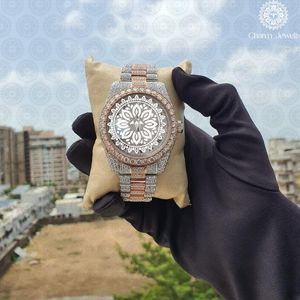 Charm Jewells Montre à quartz analogique ronde de luxe pour femme avec cadran en cristal saphir et bracelet en acier inoxydable 40 mm - Product Image 2