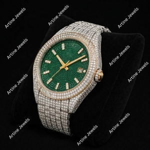 Montre à cadran vert glacé avec accents dorés, montre-bracelet de luxe pour homme en cristal argenté - Product Image 2