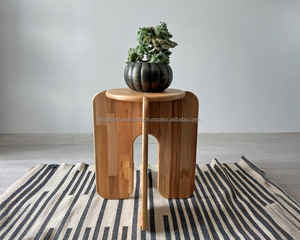 Support à gâteau en bois de haute qualité avec base sur pied, finition lisse, sans danger pour les aliments, idéal pour les pâtisseries et les tartes - Product Image 1