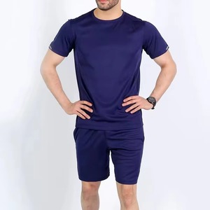Ensemble deux pièces homme : sweat à capuche et short, doublure polaire, option logo brodé, marque privée - Product Image 5