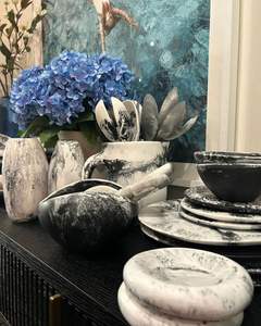 Tazón para Servir Ensaladas de Resina Pulida Tallada, Moderno, de Lujo, Ecológico, Hecho a Mano, para el Hogar y el Jardín, de la India - Product Image 2