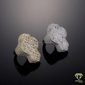 Bague de luxe en diamant baguette cultivé en laboratoire, en argent sterling 925 avec finition dorée, pour revendeurs - Product Image 3