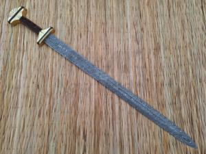 MANGO GRABADO DE MADERA DE ROSA HECHO A MANO DE DAMASCO y ESPADA VIKNG DE VAQUERA - Product Image 5