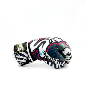 ถุงมือชกมวยรุ่นพรีเมียมล่าสุด พิมพ์ลายพิเศษ สำหรับฝึกซ้อมคู่ หนังวัวแท้ สำหรับชกมวย ศิลปะการต่อสู้ MMA อุปกรณ์ออกกำลังกายในยิม - Product Image 6