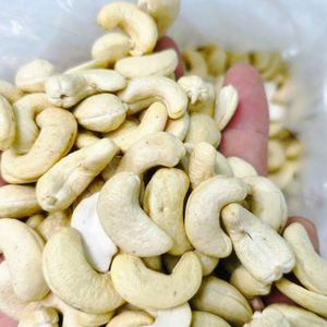 เม็ดมะม่วงหิมพานต์ซานติโก ส่งออกทั่วโลก บรรจุภัณฑ์สุญญากาศ - Product Image 1