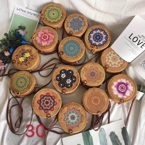 Bolso Redondo de Mimbre Tejido a Mano, Bolso Bandolera de Paja para Mujer, para Uso en la Playa en Verano, por 99 Gold Data - Product Image 3