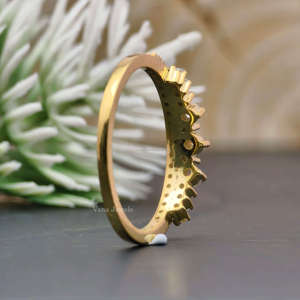 Bague de mariage minimaliste 0.36 CT coupe ronde Moissanite couronne 14K or jaune massif avec style demi-éternité pour cadeau d'anniversaire - Product Image 4