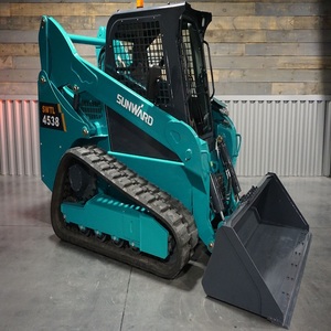 Sunward SWTL 4538 Mini escavatore cingolato compatto con motore Kubota e cabina chiusa per movimento terra e carico di materiali - Product Image 3