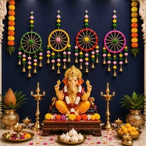 Atrapasueños Tradicional Indio Hecho a Mano con Rueda, Decoración de Pared Festiva con Pompones de Tela y Perlas Artificiales para Diwali, Haldi y Mehndi - Product Image 1