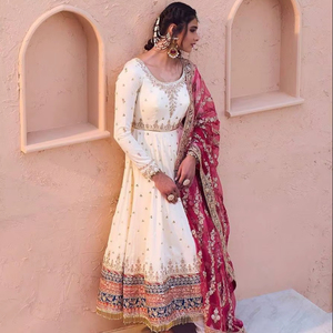 Nuevo lanzamiento: Vestido de fiesta y eventos de georgette sintético de alta calidad, conjunto de dupatta y pantalón. - Product Image 1