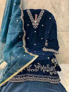 Collection Hiver Exclusive Velours Lourd Shalwar Kameez Bas Santoon Doux et Filet Fantaisie Dupatta Style Indien Taille 6XL - Product Image 5