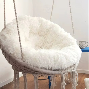 Silla colgante + Almohada suave y esponjosa + Fijación para columpio |   Columpio de macramé estilo bohemio y cojín peludo |   Silla Columpio Hamaca para Interiores - Product Image 1