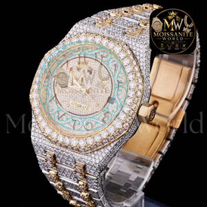 Montre analogique de luxe pour homme en acier inoxydable avec cadran à chiffres romains et verre saphir, fermoir déployant de 42 mm - Product Image 4