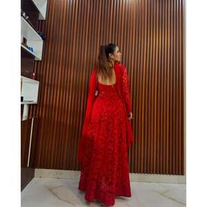 Salwar Kameez XL para fiesta con top, pantalón y dupatta, en tela de poliéster con bordado de hilo y lentejuelas. - Product Image 5