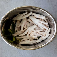 Pattes de poulet de qualité supérieure, sans sucre et faibles en gras, provenant de Thaïlande, surgelées IQF, emballées sous vide, durée de conservation de 24 mois