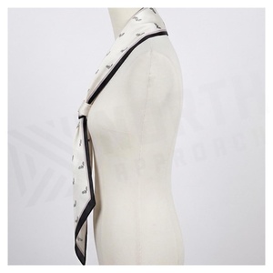 NORTH APPROACH Foulard carré en soie pour femme, imprimé numérique floral, élégant, multifonctionnel, accessoire de mode, toutes saisons, utilisation en extérieur - Product Image 3