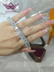 Bracelet tennis en moissanite taille émeraude - Or massif 14 carats plaqué or avec double fermoir de sécurité - Bijoux de fiançailles - Product Image 3