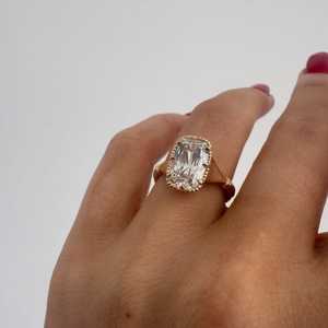 Bague Art Déco en Or Jaune 10K avec Diamant de Coupe Coussin 'Old Mine' de 5.02 carats, cultivé en laboratoire, Bijou de Fête pour Mariage, Fiançailles, etc. - Product Image 6