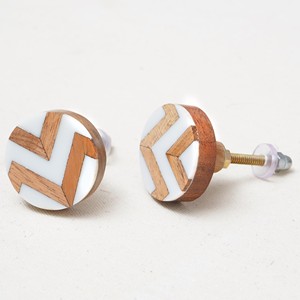 Vintage Acacia Wood Cabinet Handles Antiqued <b>White</b> Wash Wholesale | Moradabad - Product Image 1
