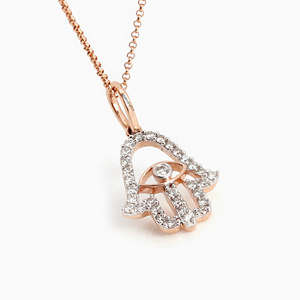 Colgante de compromiso de lujo con diamante cultivado en laboratorio en forma de mano de Hamsa, chapado en rodio para mujer, disponible en oro de 10K, 14K, 18K y plata 925, 935. - Product Image 4