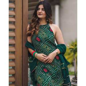 ชุดเสื้อผ้าเวนา กรีน บันเดจ ซัลวาร์ คามีซ ไซส์ XS - Product Image 2