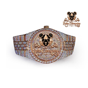 Montre de luxe élégante avec lunette détaillée et bracelet intégré - Product Image 5