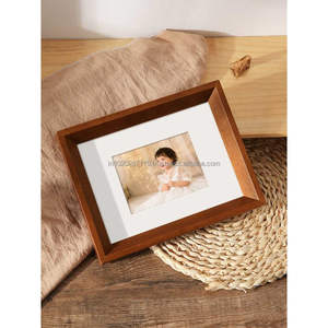 Cadre photo en bois pour chambre d'enfant, pour une décoration ludique, affichage de souvenirs, avec des bords sécurisés, construction légère, aspect joyeux et charmant - Product Image 3