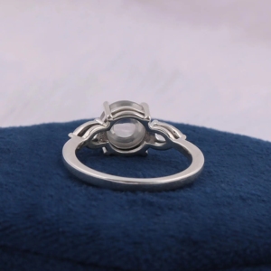 Anillo de Compromiso de Tres Piedras Creadas en Laboratorio, Anillo de Diamantes de Corte Redondo, Anillo de Boda de Oro de 14K con Múltiples Piedras para Ella - Product Image 4