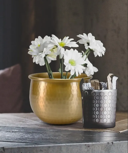 Vase à fleurs en aluminium de marque supérieure, design unique, élégant, durable et léger, idéal comme accent décoratif pour la maison ou centre de table. - Product Image 4