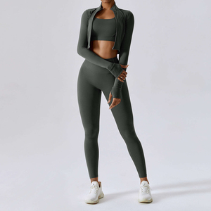 Ensemble de survêtement 3 pièces imprimé pour femme, respirant et écologique, avec débardeur de sport à manches longues et pantalon de jogging pour le yoga et les activités sportives - Product Image 2