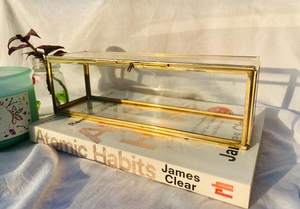 Caja de Joyería de Vidrio Rectangular con Marco de Metal y Tapa Abatible, Diseño Moderno de la Mejor Calidad, Decoración para el Hogar, Tamaño Personalizable - Product Image 2