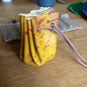 Pochette de rangement pour dés en cuir PU faite à la main et personnalisée, sac à cordon bleu sarcelle, cadeau artisanal portable pour les joueurs - Product Image 2