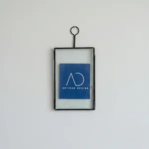 Cadre photo vertical en verre de conception artisanale, support mural décoratif en métal fer forgé, forme rectangulaire pour la décoration murale de la maison ou du bureau - Product Image 1