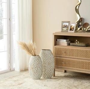 Jarrón de Mesa Bloom Ready con Acabado Dorado Tradicional, Diseño de Pedestal Hecho a Mano, 34 cm de Altura - Product Image 2