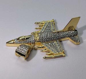Colgante de Avión Personalizado con Incrustaciones de Diamantes – Estilo Hip Hop con Moissanita, Plata 925 con Acabado en Oro Amarillo - Product Image 4