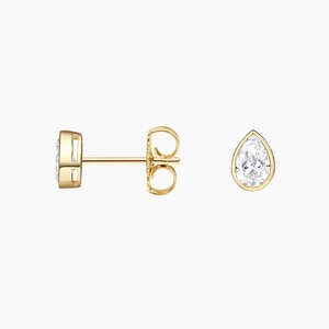 Boucles d'oreilles clous en diamant taille poire serties clos - Product Image 2