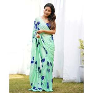 Sari indien Bollywood vert en mousseline de soie peint à la main, coupe droite, avec imprimé floral et style de drapage artisanal - Product Image 2