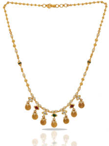 Collier traditionnel plaqué or avec perles, pierres rouges et vertes et travail Kundan pour femmes, idéal pour les mariages, les fêtes et les occasions ethniques - Product Image 3