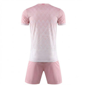 Ensemble de maillots et shorts de football respirants et écologiques 100 % polyester avec taille élastique, coupe confortable pour les matchs de compétition - Product Image 2