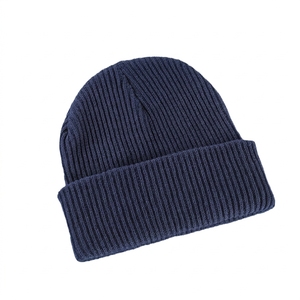 Gorro de punto para uso diario, suave, cálido y cómodo, diseñado para actividades de estilo de vida, viajes y uso diario. - Product Image 1