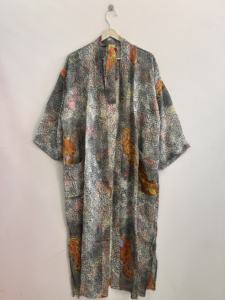 ชุดคลุมกิโมโนผ้าไหมส่าหรีอินเดียวินเทจ ชุดเดรสยาวสำหรับผู้หญิง ชุดลำลอง ผ้าไหมรีไซเคิล - Product Image 6