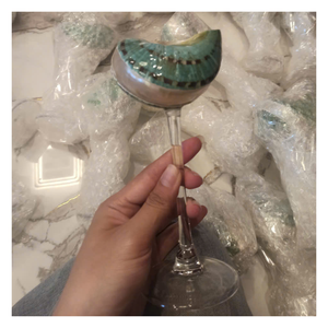 ถ้วยเปลือกหอยที่คัดสรรจากเวียดนาม สำหรับงานตกแต่งทำมือ ตกแต่งสไตล์ชายฝั่ง ตกแต่งรีสอร์ท ร้านขายของที่ระลึก และผู้ซื้อขายปลีก - Product Image 1