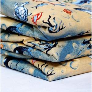 Tela 100% algodón con estampado de peces, ecológica, transpirable, de secado rápido, ligera, de tejido cruzado de Rajastán para ropa de mujer y niña. - Product Image 3