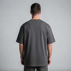 Camiseta Gráfica Gris Carbón para Hombre, Cuello Redondo, Manga Corta, Estilo Casual Urbano, Algodón - Product Image 2