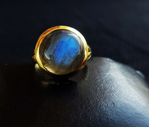 Anillo de labradorita chapado en oro de 18 quilates, hecho a mano, con piedra preciosa azul brillante, maravilloso anillo para niñas y niños. - Product Image 2