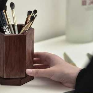 Organizador de Escritorio de Madera Hecho a Mano con Acabado de Madera Natural - Product Image 4
