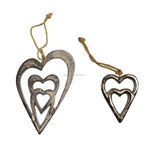 Coeurs en métal de style vintage guirlande suspendue de noël en aluminium plaqué design avec décor à la maison pour décor d'arbre de noël d'intérieur - Product Image 3